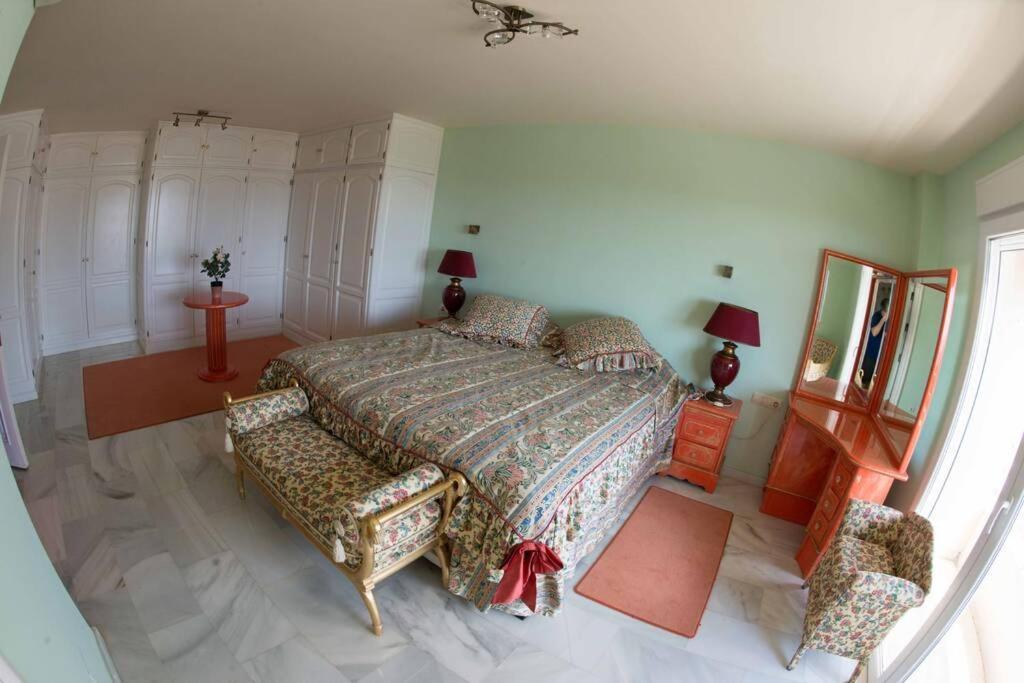 Penthouse With Private Pool, Hot Tub Jacuzzi With Sea Views And Chill-Out Zone, Close To The Sea 马尔韦利亚 外观 照片