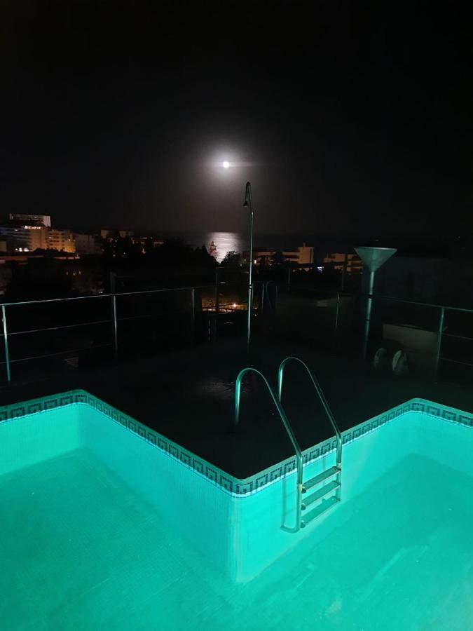 Penthouse With Private Pool, Hot Tub Jacuzzi With Sea Views And Chill-Out Zone, Close To The Sea 马尔韦利亚 外观 照片