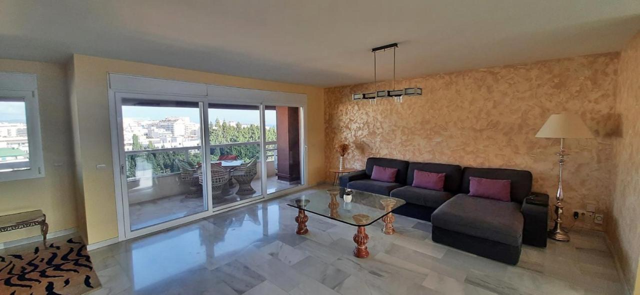 Penthouse With Private Pool, Hot Tub Jacuzzi With Sea Views And Chill-Out Zone, Close To The Sea 马尔韦利亚 外观 照片