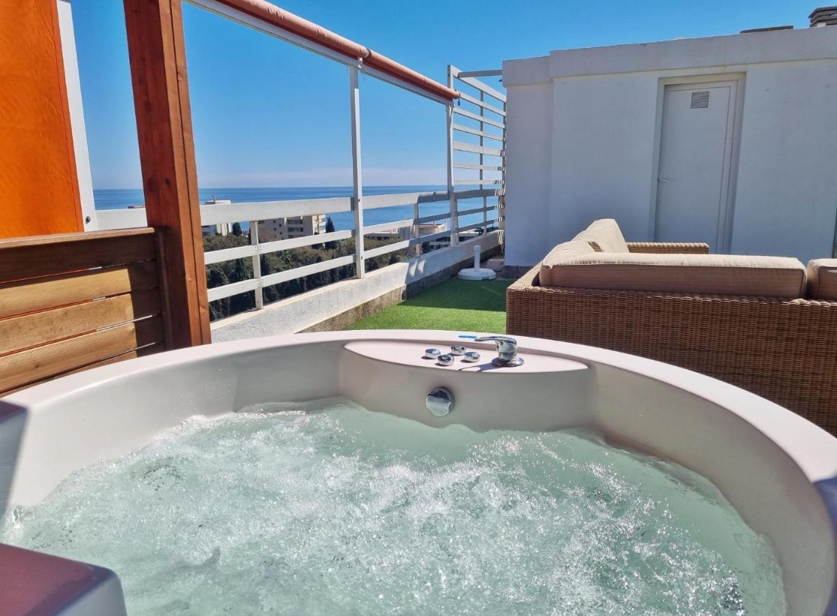 Penthouse With Private Pool, Hot Tub Jacuzzi With Sea Views And Chill-Out Zone, Close To The Sea 马尔韦利亚 外观 照片