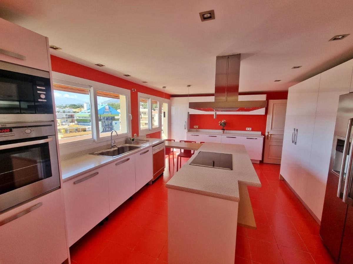 Penthouse With Private Pool, Hot Tub Jacuzzi With Sea Views And Chill-Out Zone, Close To The Sea 马尔韦利亚 外观 照片