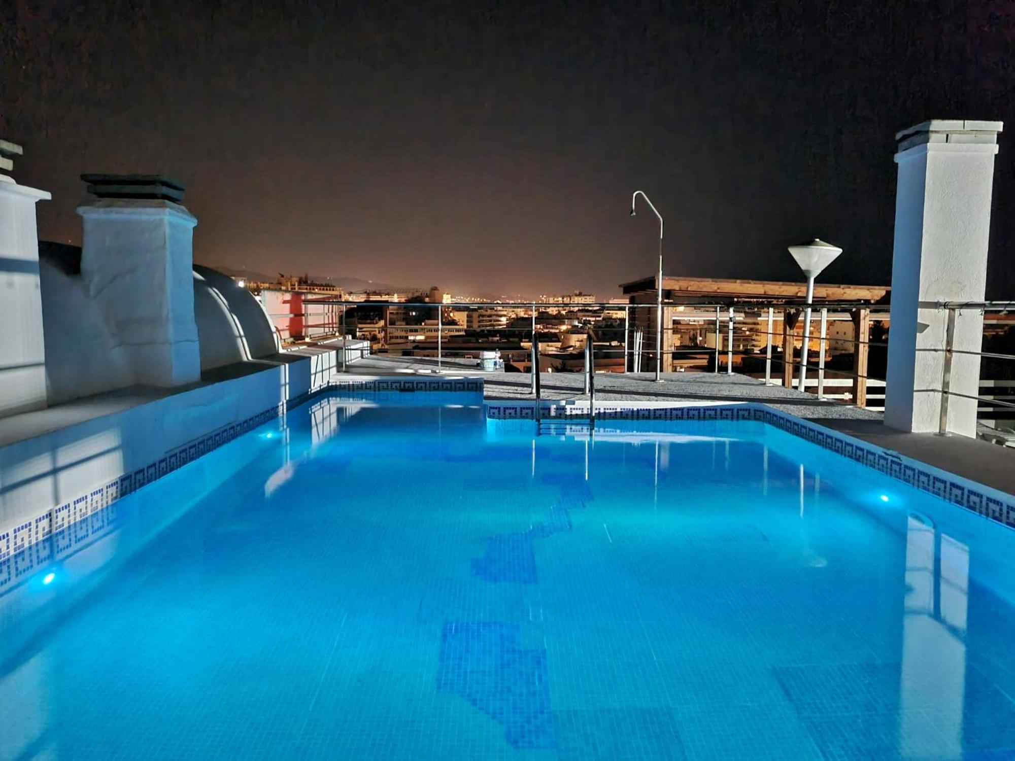 Penthouse With Private Pool, Hot Tub Jacuzzi With Sea Views And Chill-Out Zone, Close To The Sea 马尔韦利亚 外观 照片